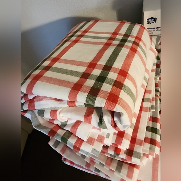 4 120" table linens,  NWOT Holiday colors - Picture 1 of 1